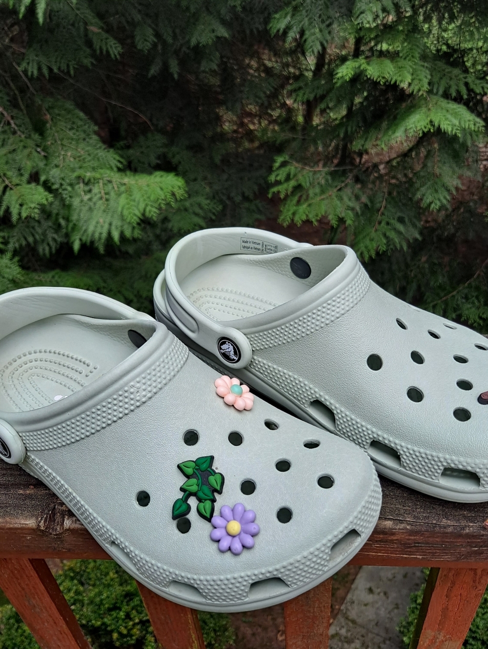 Crocs Mint Green Classic Clog Shoes with Floral Jibitz Charms Women's Size 6